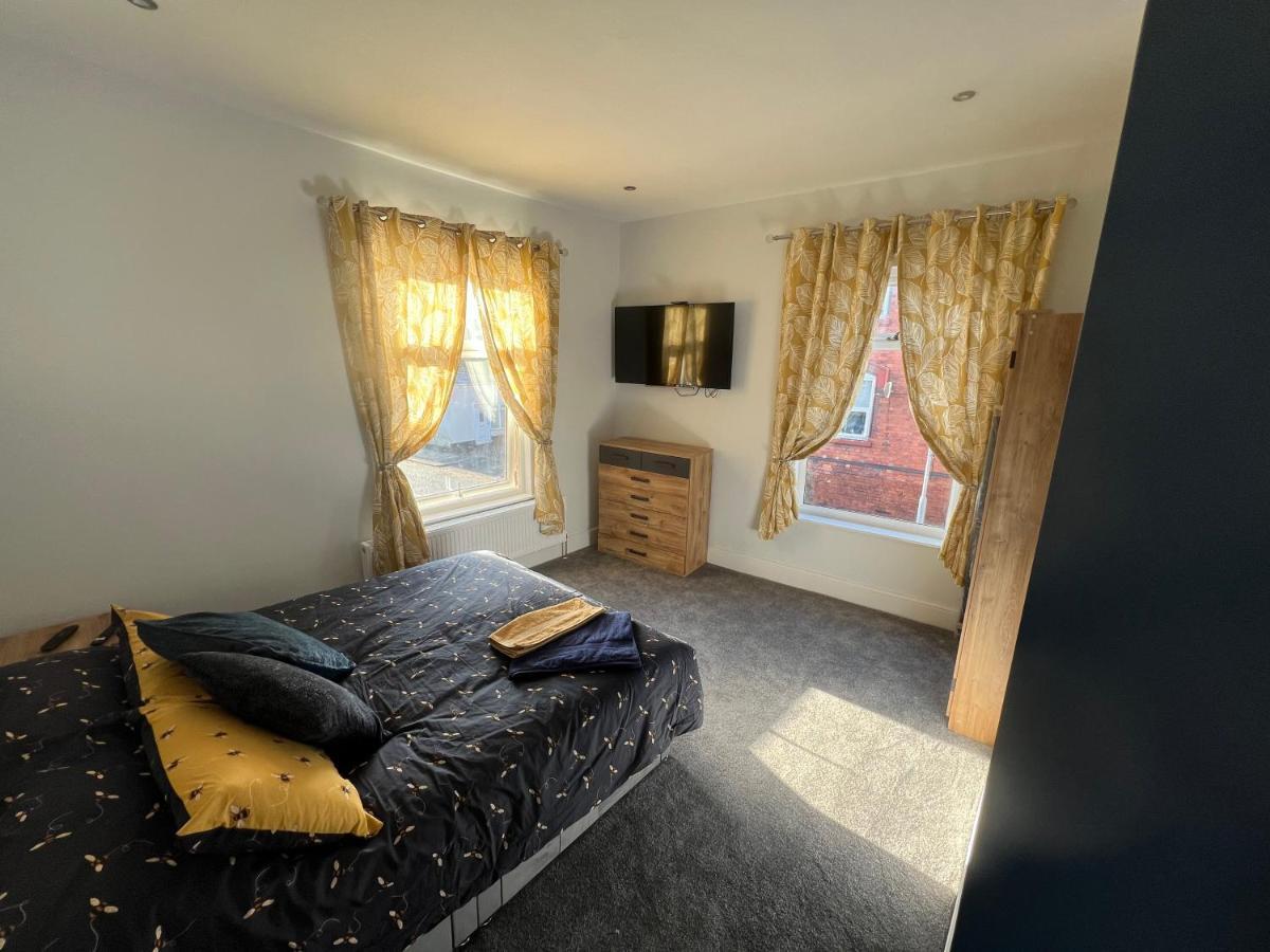 Luxury 2 Bed Apartment Great Location Stoke-on-Trent Buitenkant foto