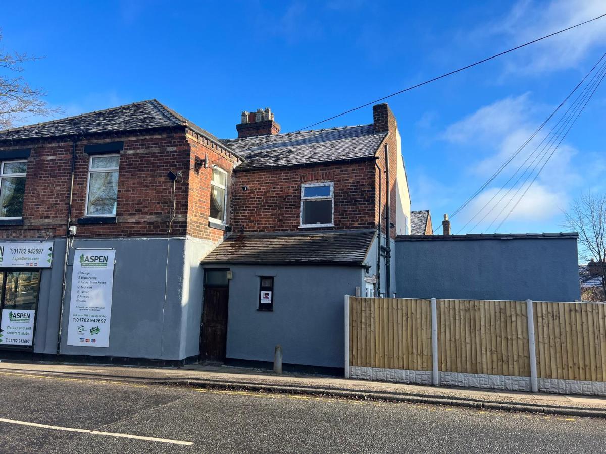 Luxury 2 Bed Apartment Great Location Stoke-on-Trent Buitenkant foto