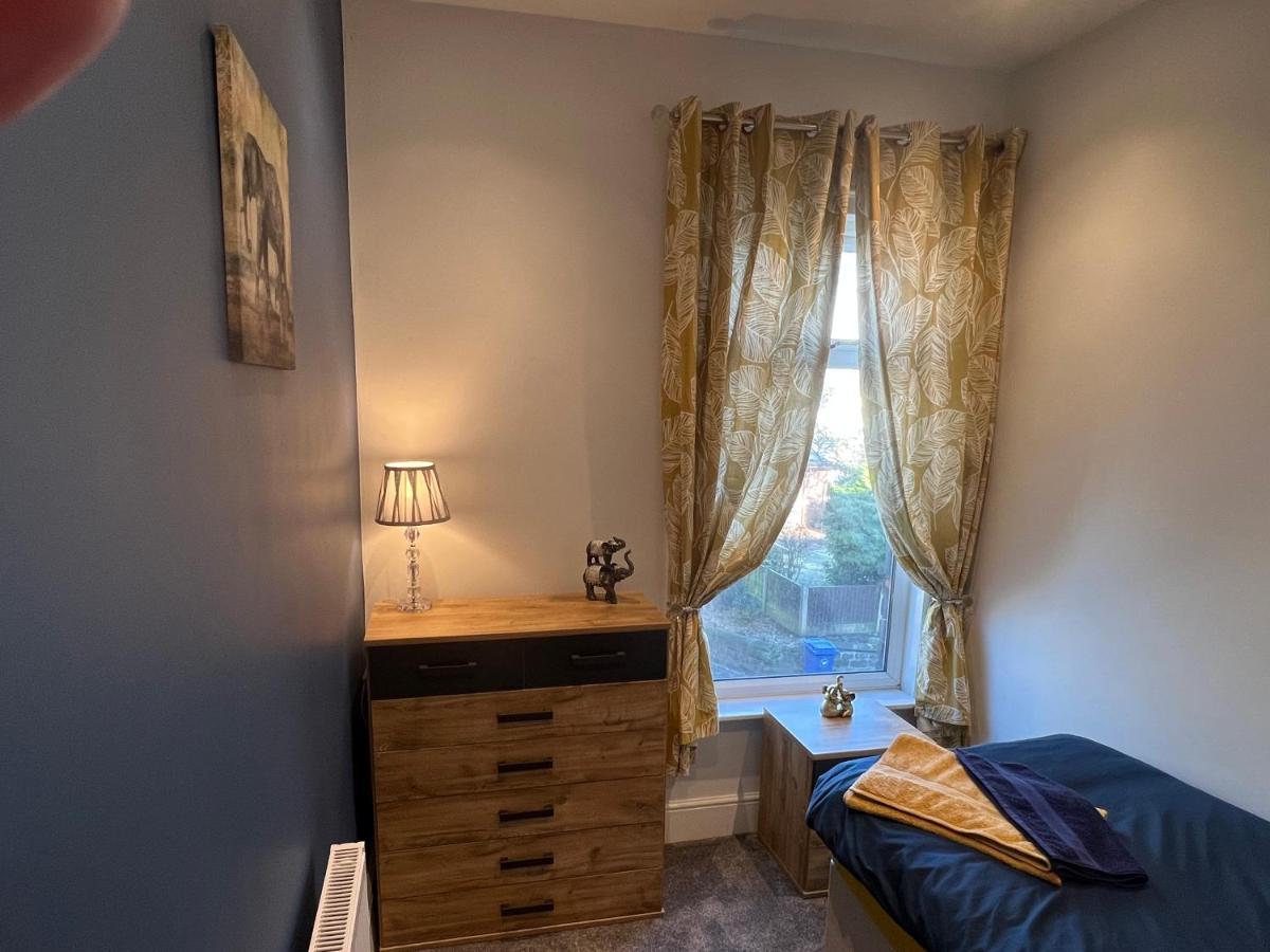 Luxury 2 Bed Apartment Great Location Stoke-on-Trent Buitenkant foto