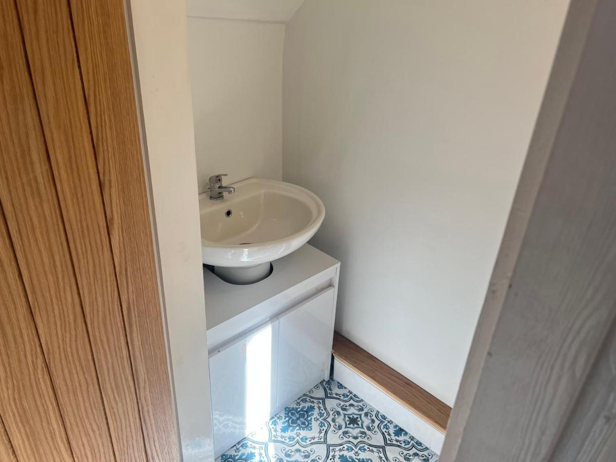 Luxury 2 Bed Apartment Great Location Stoke-on-Trent Buitenkant foto