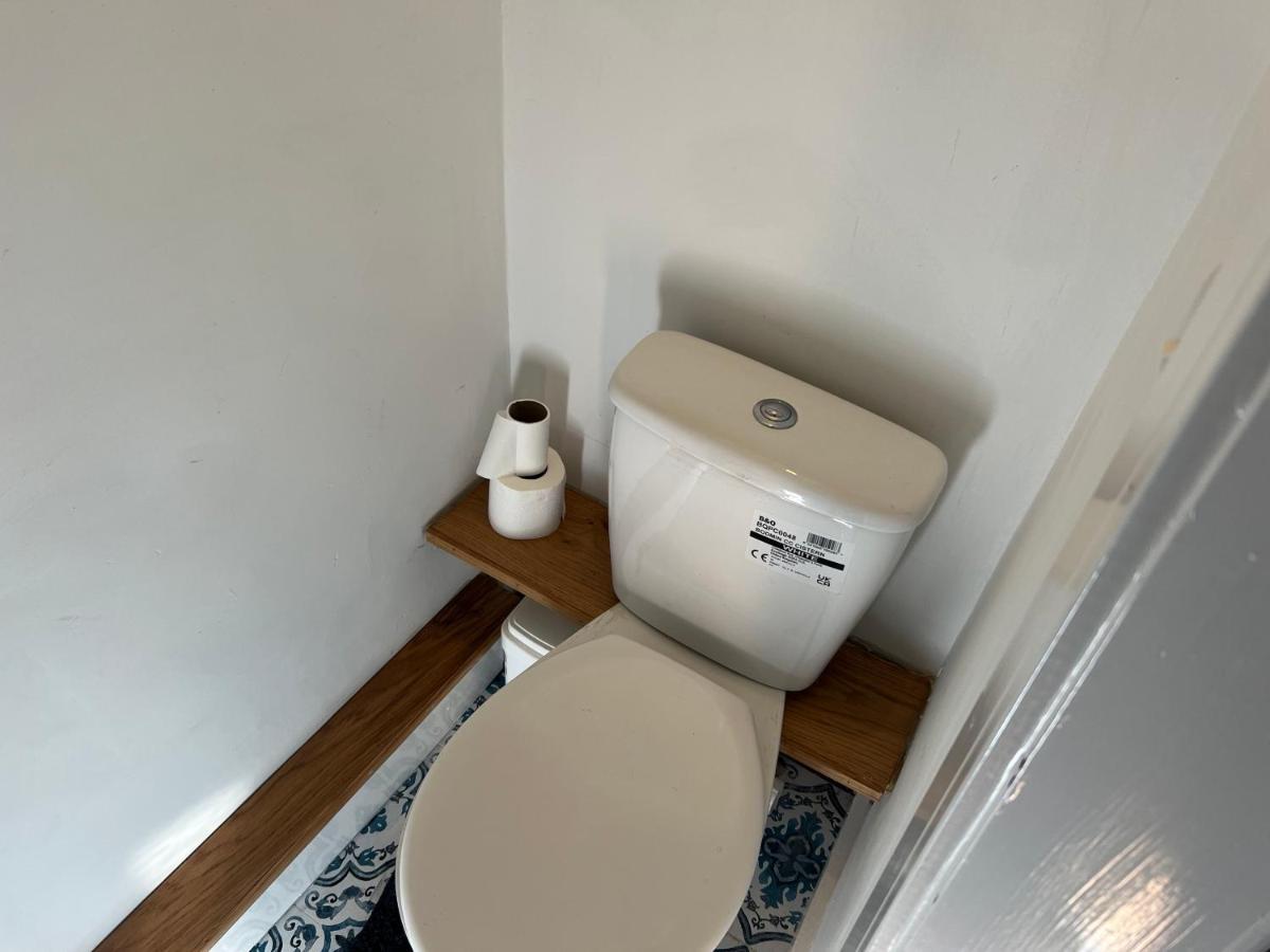Luxury 2 Bed Apartment Great Location Stoke-on-Trent Buitenkant foto